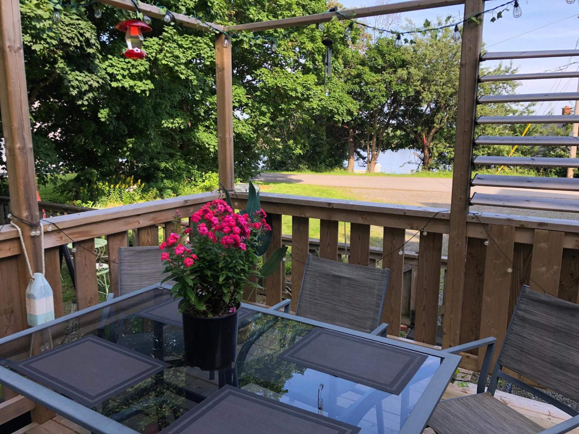 Pleasant Street Inn Parrsboro Екстериор снимка
